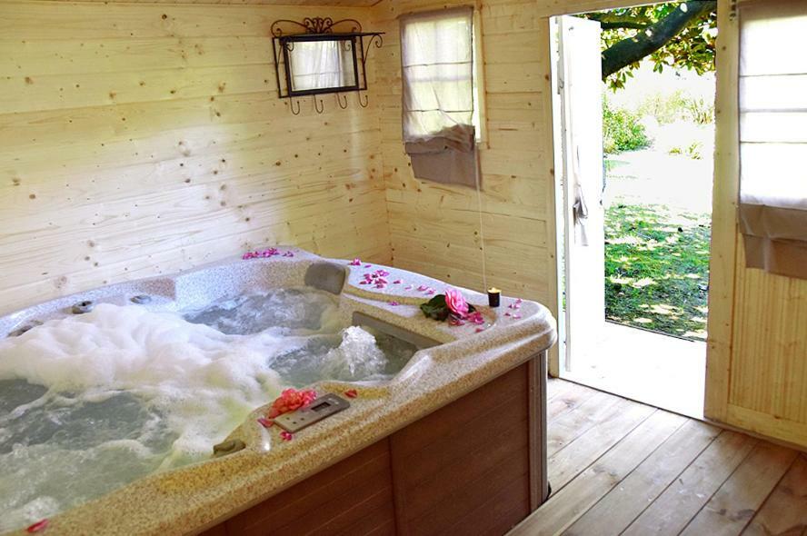 La Cabane D'Arbolateia Piscine & Spa Бидар Екстериор снимка